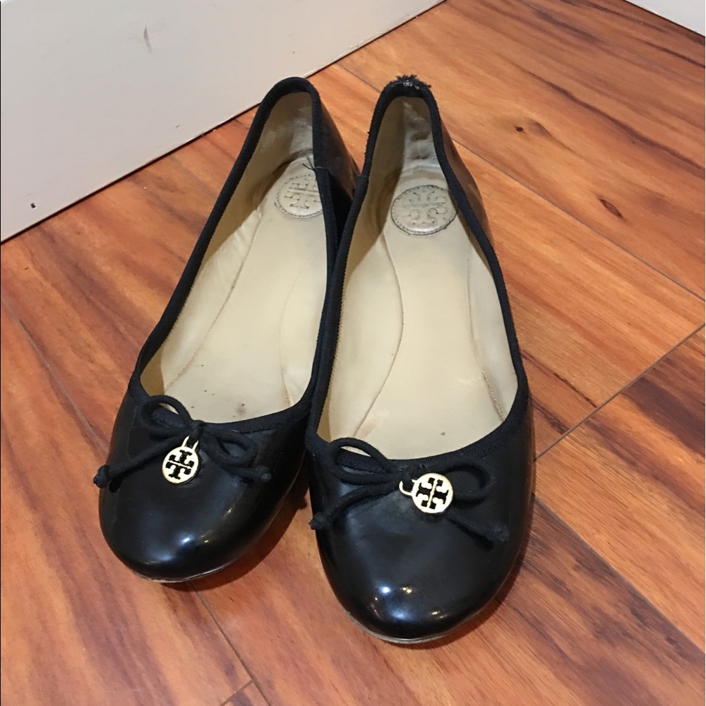 Tory Burch Black Patent Leather Ballet Flats with Gold Logo